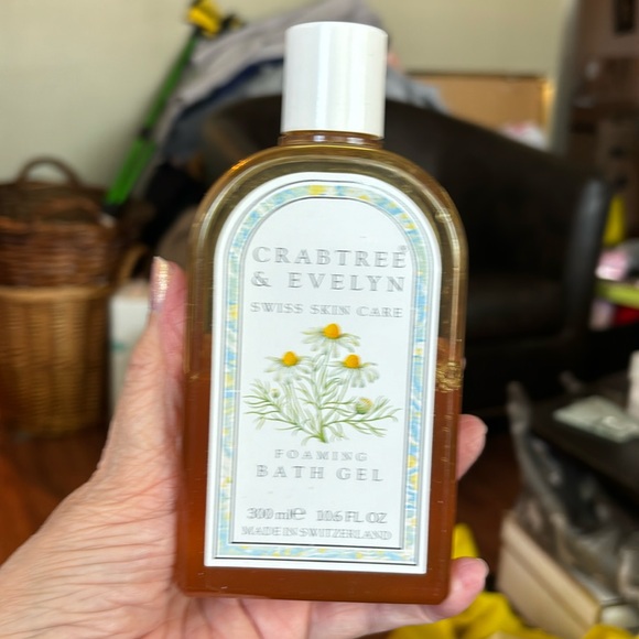 Crabtree & Evelyn Swiss Skin Carr Foaming Bath Gel 300ml.  Half Left.  Disc.! - Picture 1 of 4
